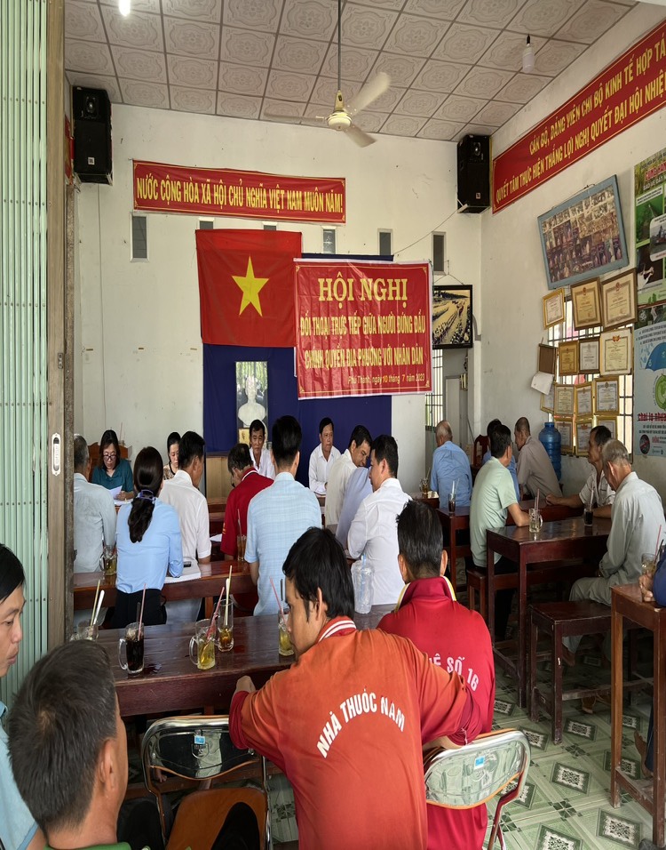Chính quyền đối thoại cùng nhân dân