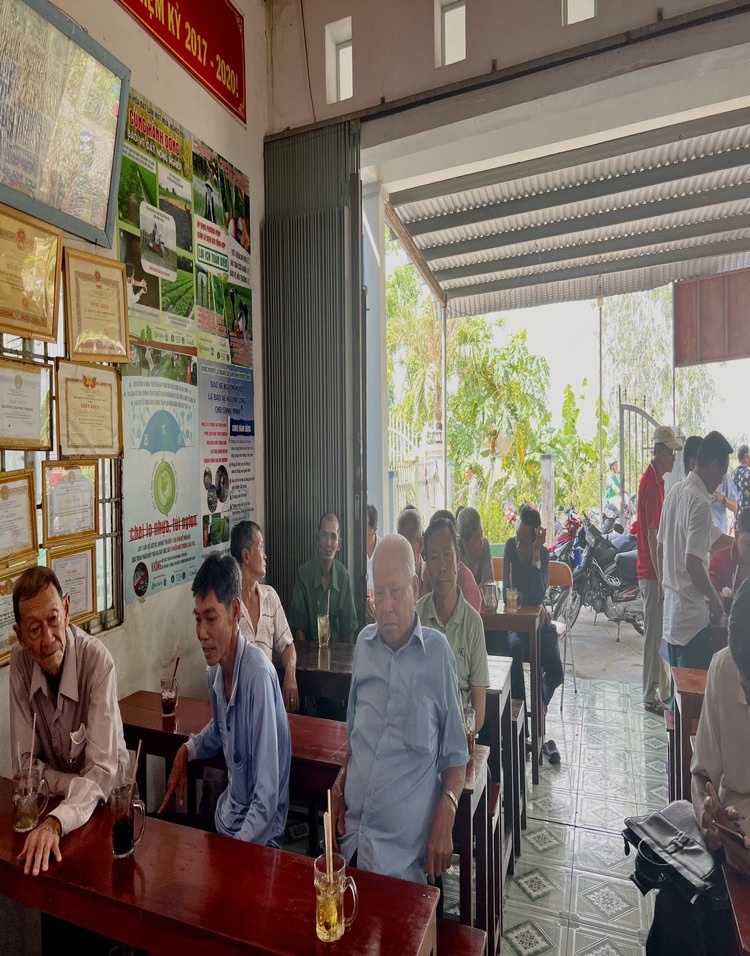 Chính quyền đối thoại cùng nhân dân