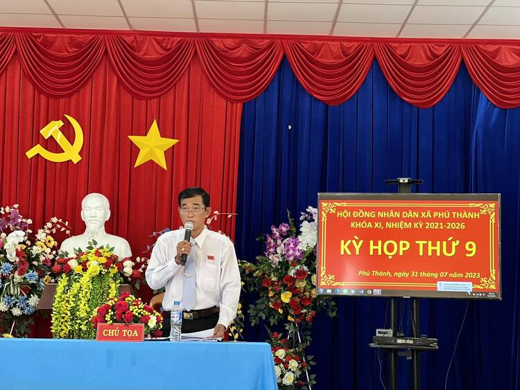 Đ/c Hà Văn Lam - Chủ tịch HĐND xã chủ trì Hội nghị